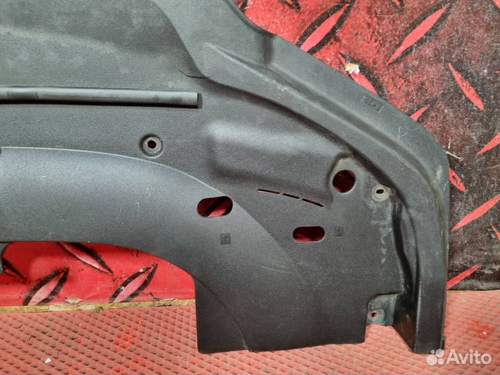 Накладка замка капота Lexus LX 3