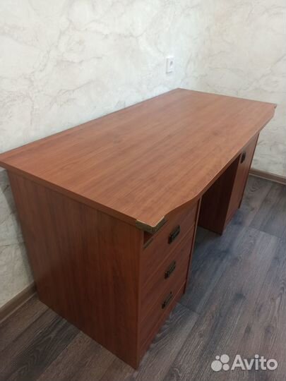 Детская мебель- стол письменный+ два пенала