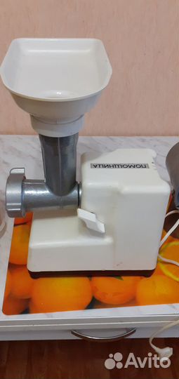 Электромясорубка- кухон. комбайн Помощница