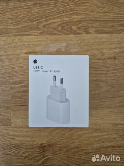 Зарядник iPhone