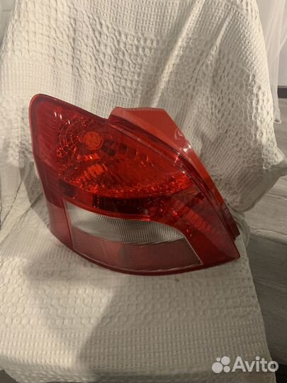 Задний фонарь toyta yaris/vitz