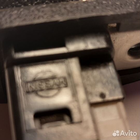 Выключатель в дверь Nissan