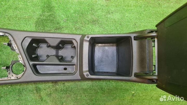 Консоль центральная Volkswagen Tiguan NF 2018