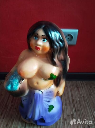 Фарфоровая статуэтка