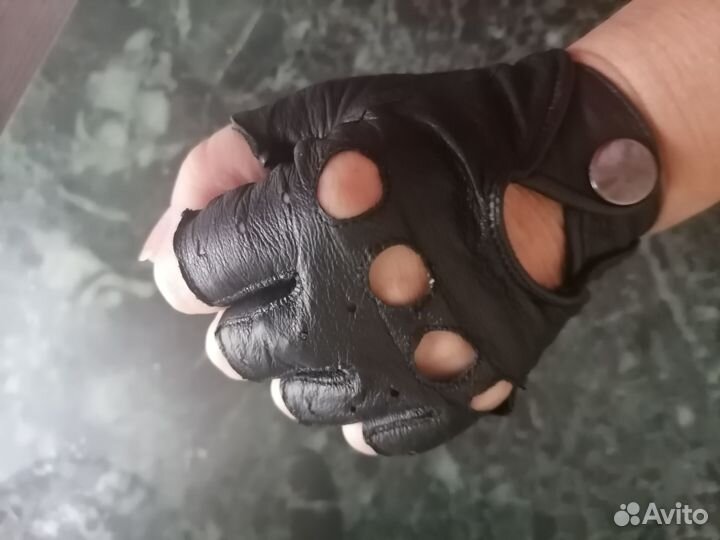 Перчатки женские черные и синие