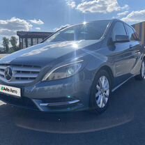 Mercedes-Benz B-класс 1.6 AMT, 2013, 73 000 км, с пробегом, цена 1 559 000 руб.