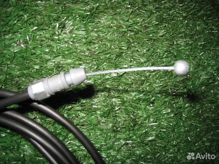 Трос лючка бензобака Toyota Auris E18 2015