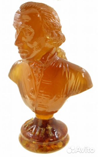 Янтарные сувенирные фигуры