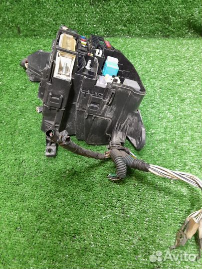 Блок предохранителей тойота аурис е150