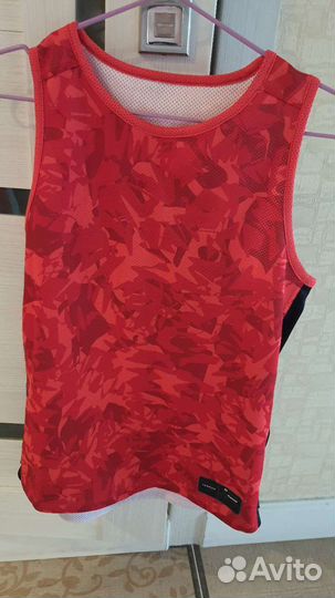 Форма для баскетбола с мячем