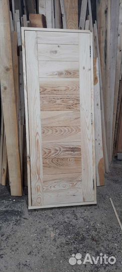 Дверь входная из массива