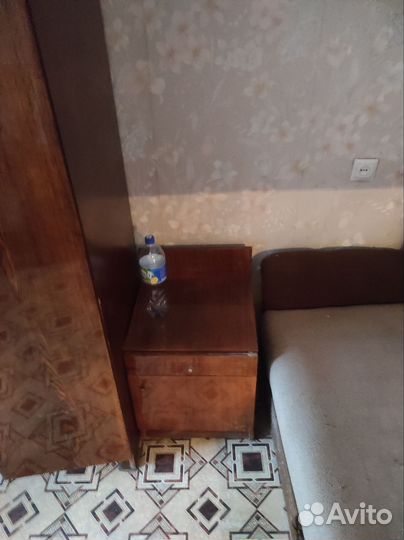 Отдам старую мебель