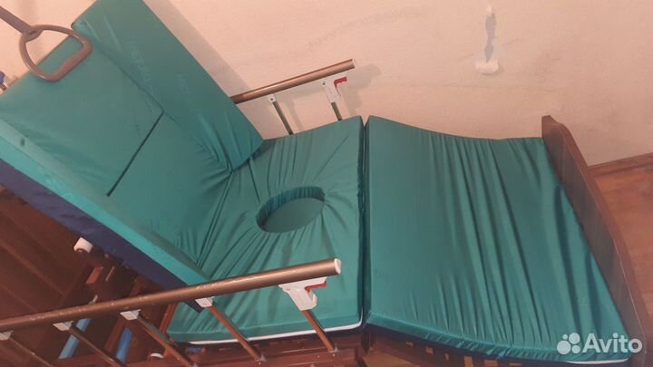 Медицинская кровать - с переворотом Met Remeks