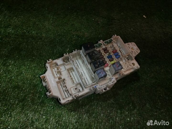 Блок предохранителей MR952263 Mitsubishi Outlander