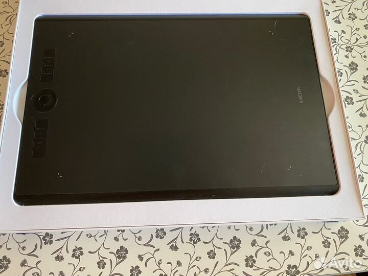 Графический планшет wacom intuos pro