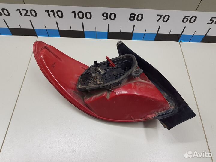 Фонарь правый Peugeot 206 (1998-2012)