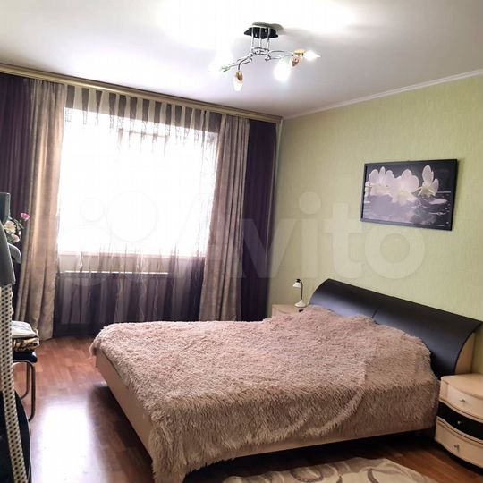3-к. квартира, 80 м², 1/17 эт.
