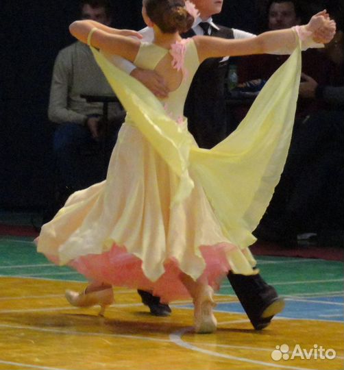 Продаю платье стандарт Ю-1