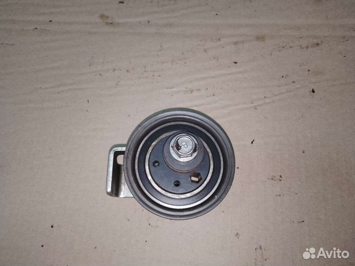 Ролик натяжения ремня грм Audi, Volkswagen 1,8