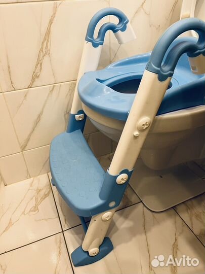 Детское сиденье на унитаз со ступенькой