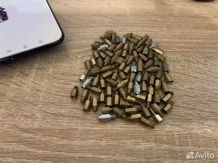 Стойки для материнской платы