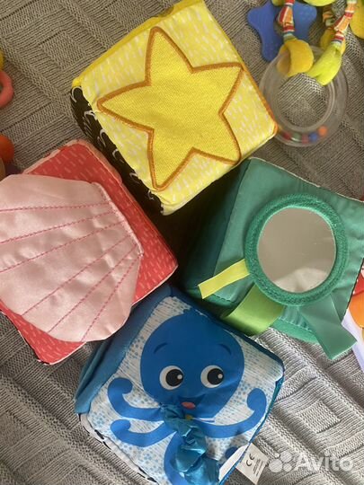 Игрушки для малышей пакетом