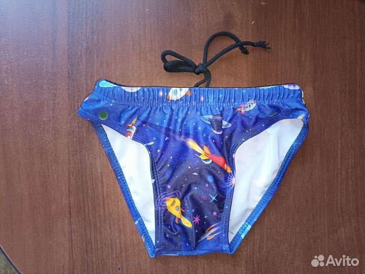 Шапочка для бассейна и плавки