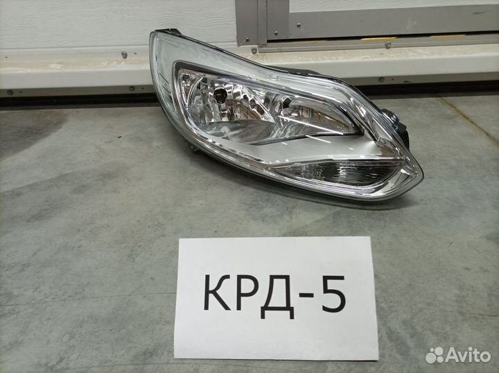 Фара правая Форд Фокус 3
