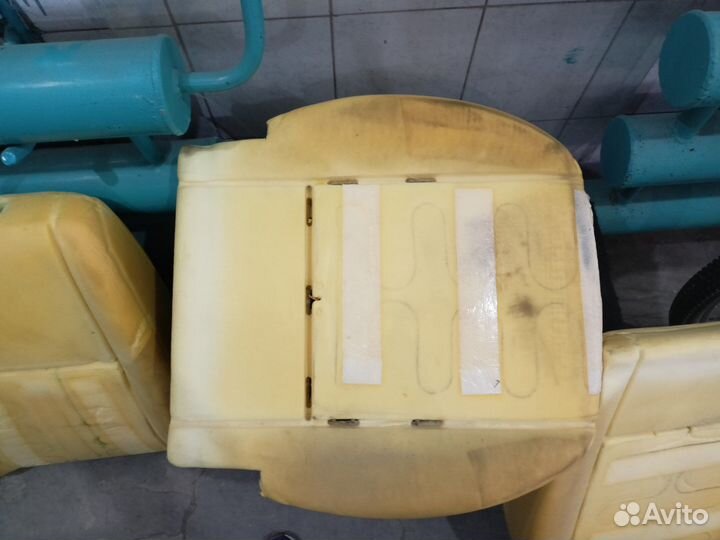 Заводское пенолитье и обшивки сидений на гранту