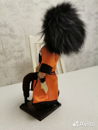 Фигура кукла 