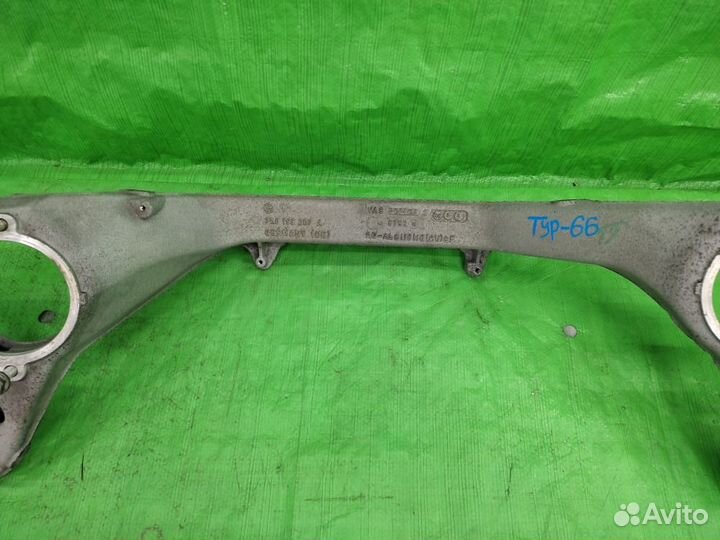 Балка крепления двигателя Volkswagen Touareg