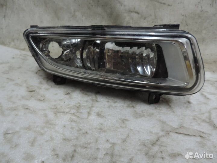 Фара противотуманная левая Volkswagen Polo 2015