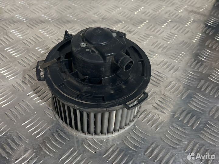 Моторчик печки mazda 3 bk седан