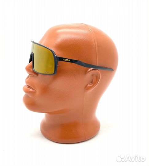 Очки Oakley Sutro