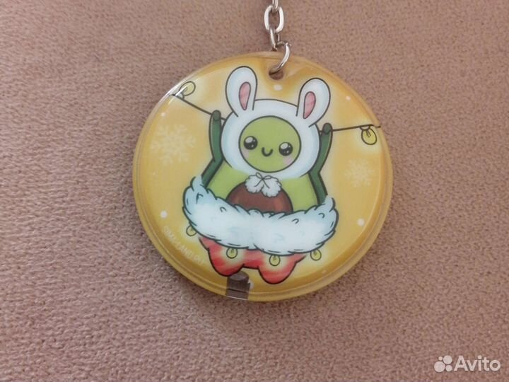 Брелок авокадо новогодний