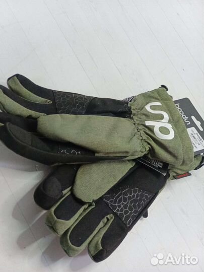 Горнолыжные перчатки