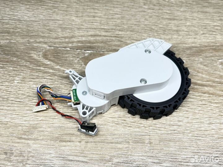 Колесо левое (L) Xiaomi Mi Robot Vacuum S10+