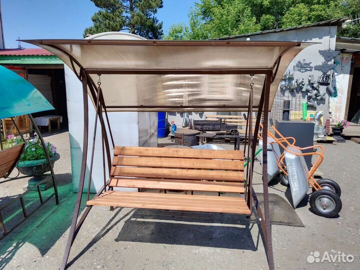 Садовые качели новые