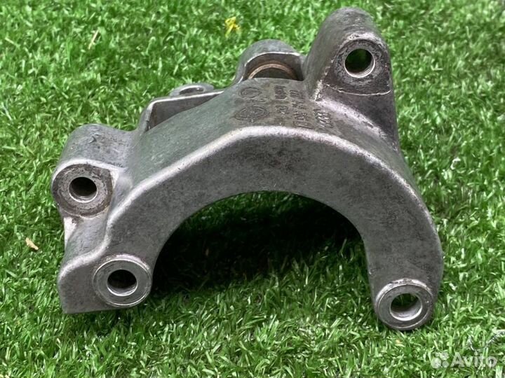 Кронштейн крепления гур Audi A6 C6 2006 5353