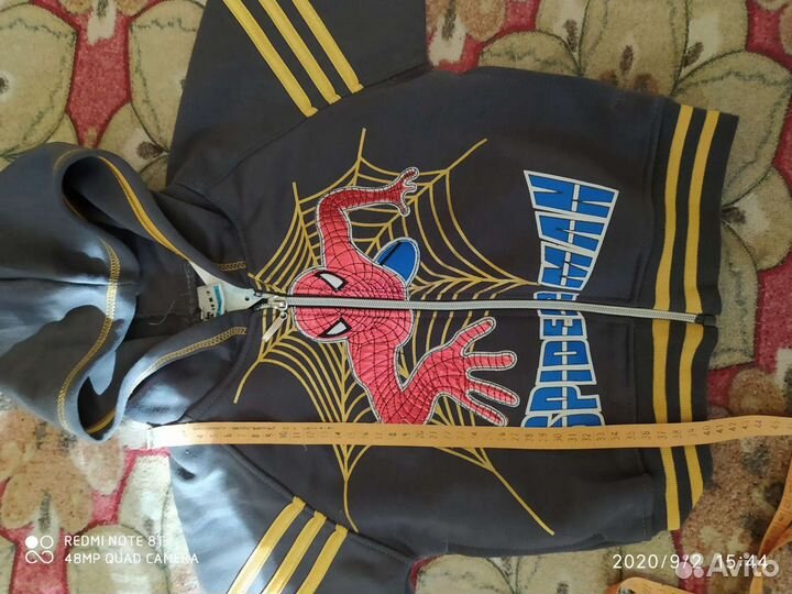 Спортивный костюм