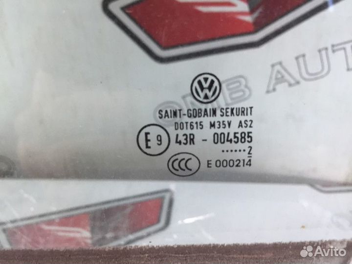 Стекло передней левой двери Фольксваген Джетта 6