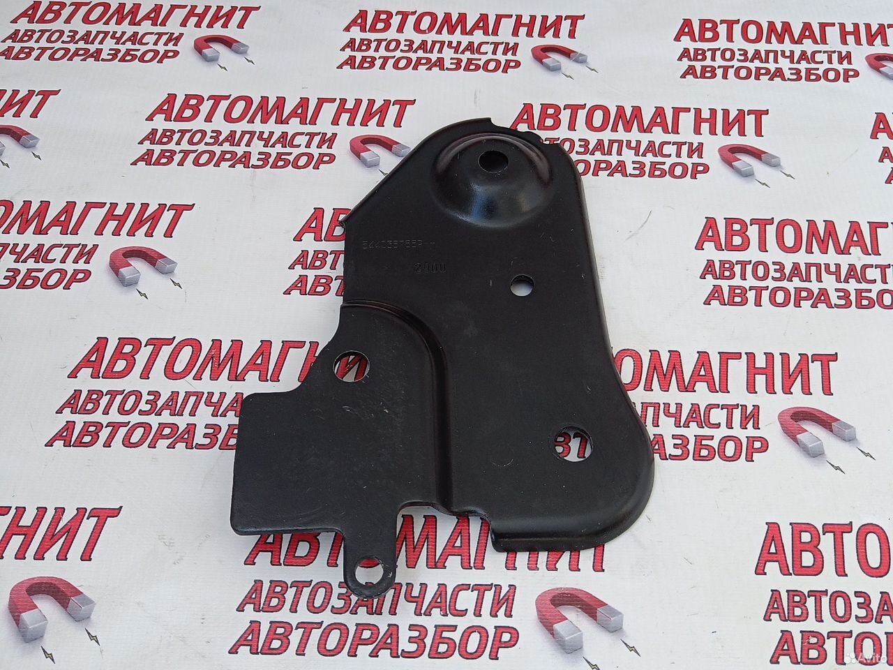 Кронштейн подрамника левый Рено Аркана