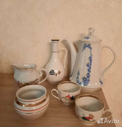 Кофейник,молочник,чашки