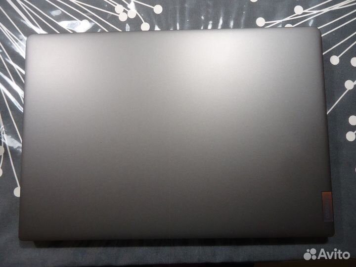 Lenovo V17 G2 ITL