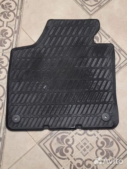 Водительский коврик Audi 8p1 061 501 041