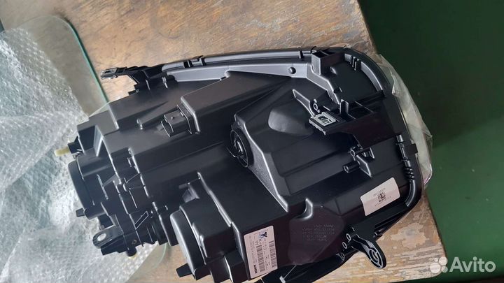 Фара правая Renault Duster c 2021г 260103537R