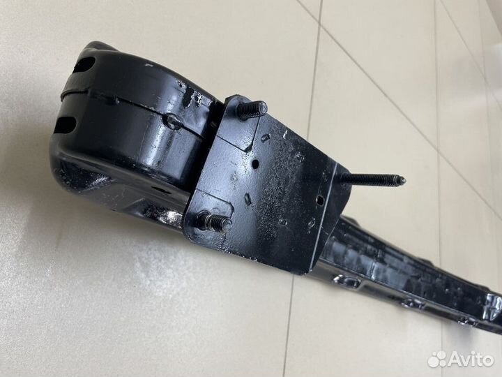 Усилитель бампера Mercedes w203