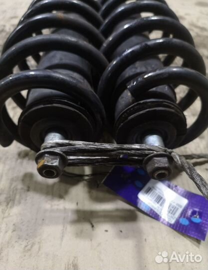 Стойки амортизаторов Toyota avensis 3