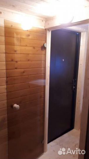 Дверь стеклянная в баню