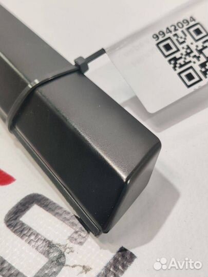 Молдинг двери передней правой Tesla Model Y 2021